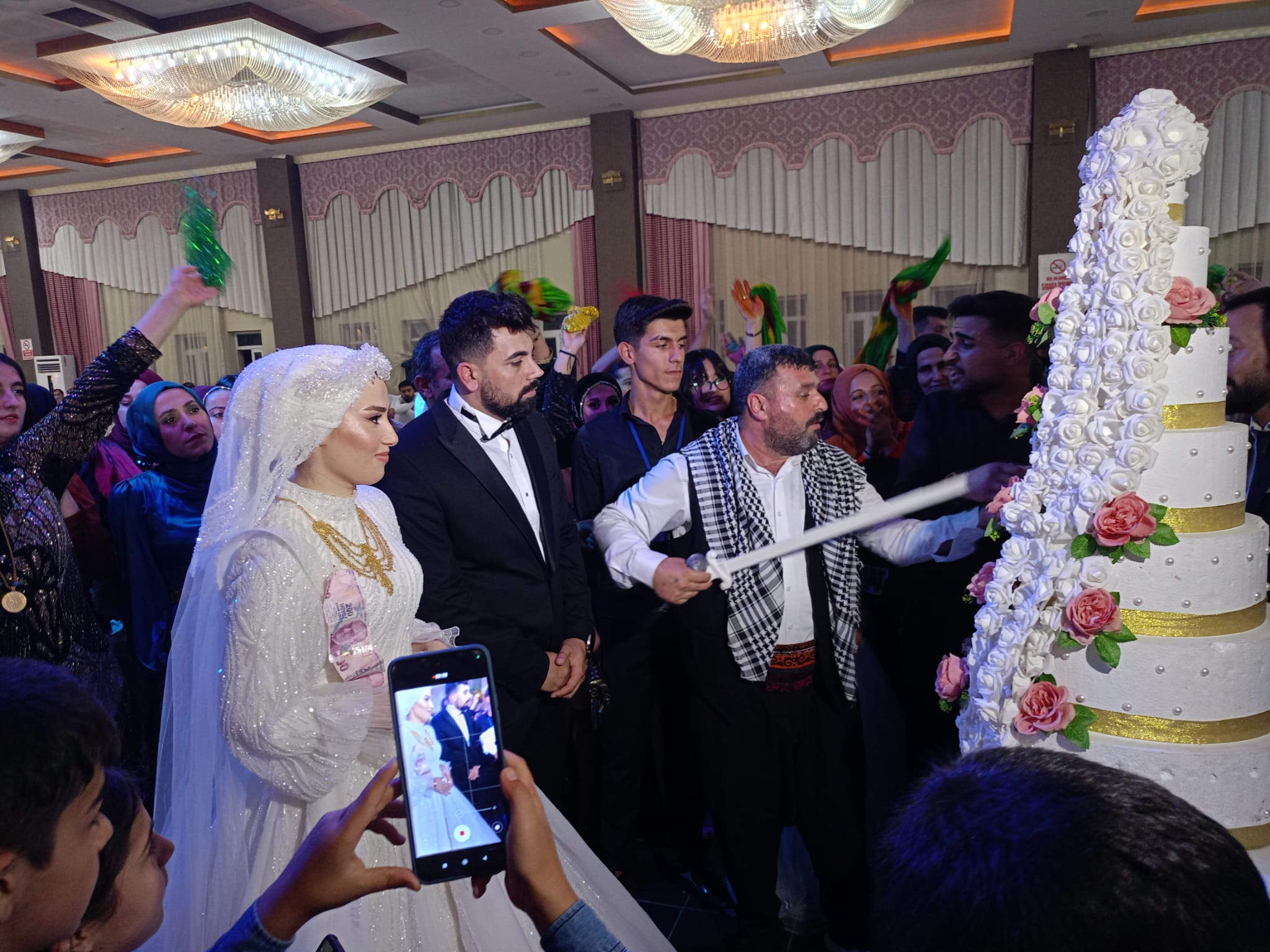 BAŞARAN AİLESİNİN DÜĞÜN COŞKUSU