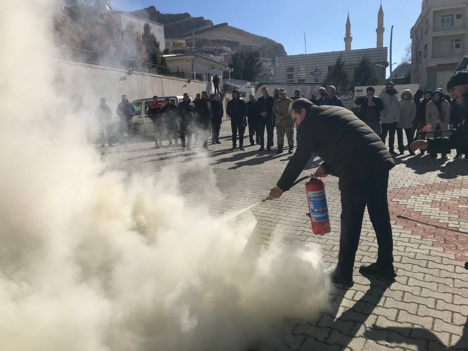 AFAD’tan Derik’te Kurum Amirlerine Yangın Söndürme Eğitimi