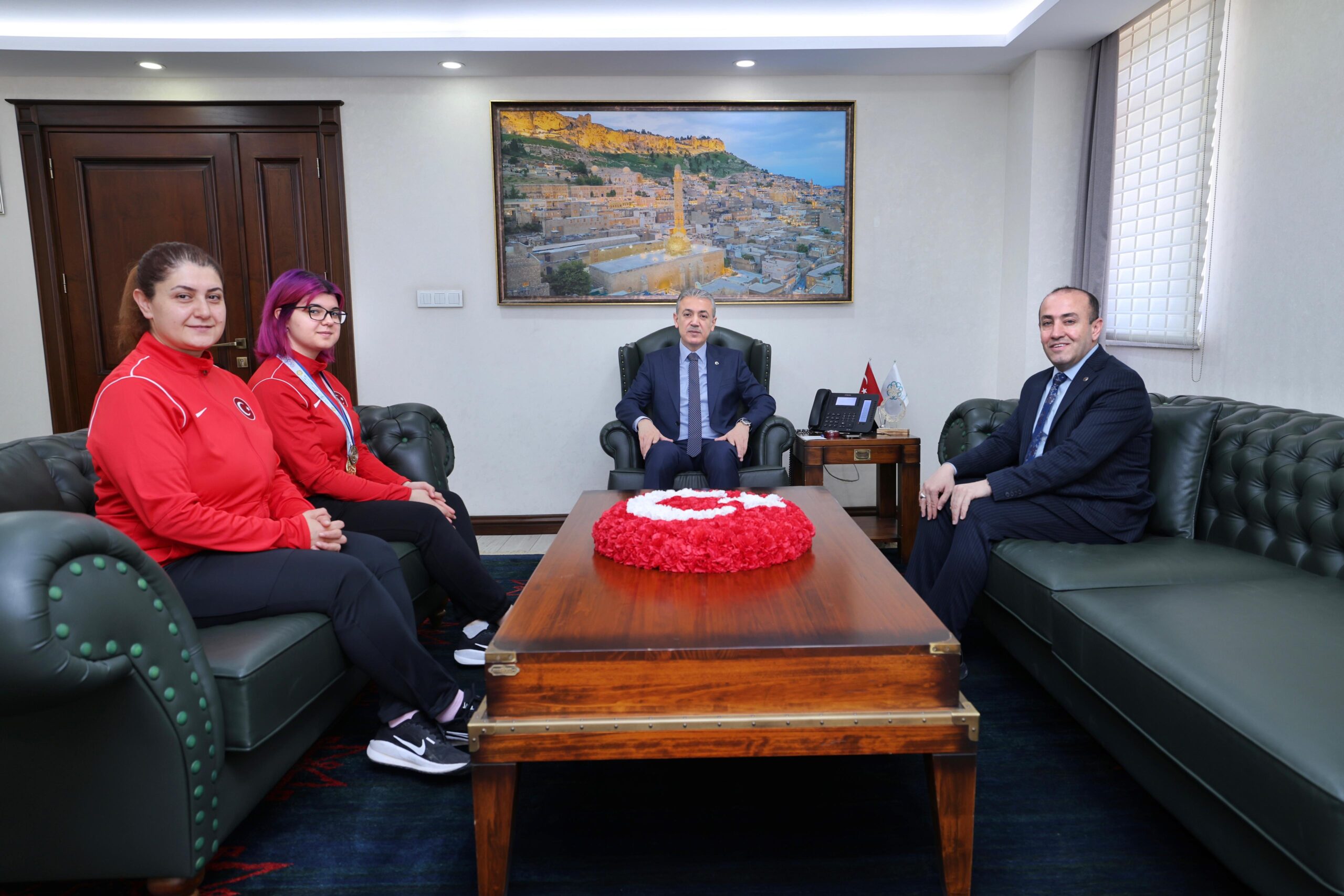 Vali ve Büyükşehir Belediye Başkan Vekili Akkoyun’dan, Avrupa Şampiyonunu Kutlama