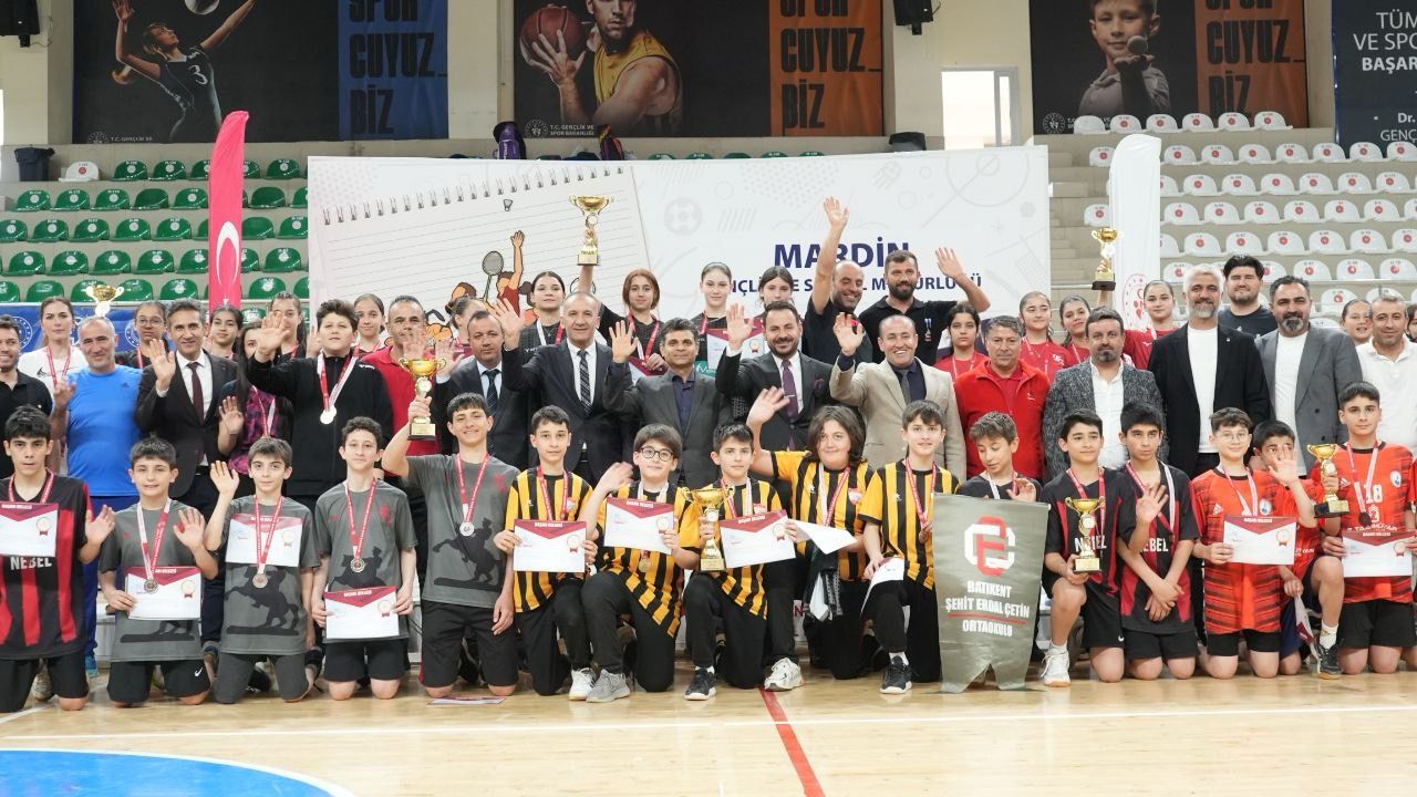 Yıldızlar Kız-Erkek Badminton Türkiye Şampiyonası Mardin’de Yapıldı
