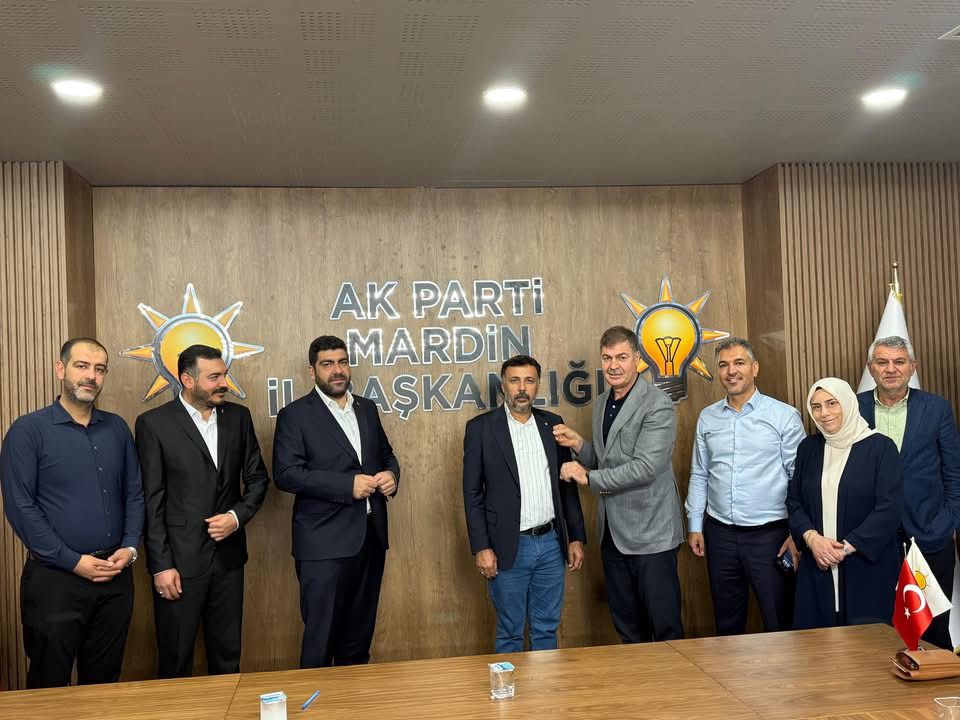 DEVA’dan AK Parti’ye Güçlü Katılım: Koç Ailesi AK Parti Saflarında