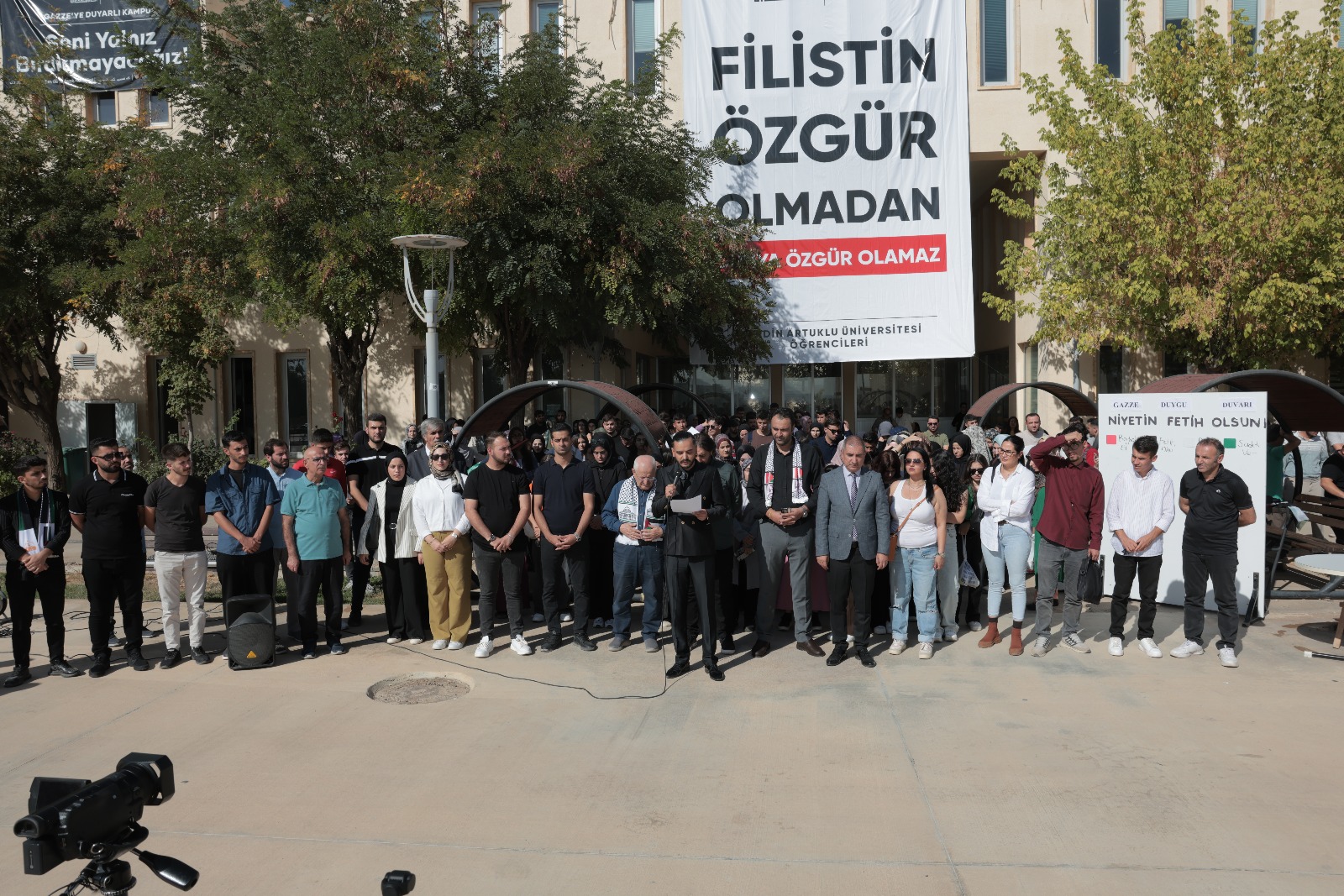 MAÜ Öğrencilerinden Duyarlılık Örneği; Soykırıma İlişkin  Basın Açıklaması