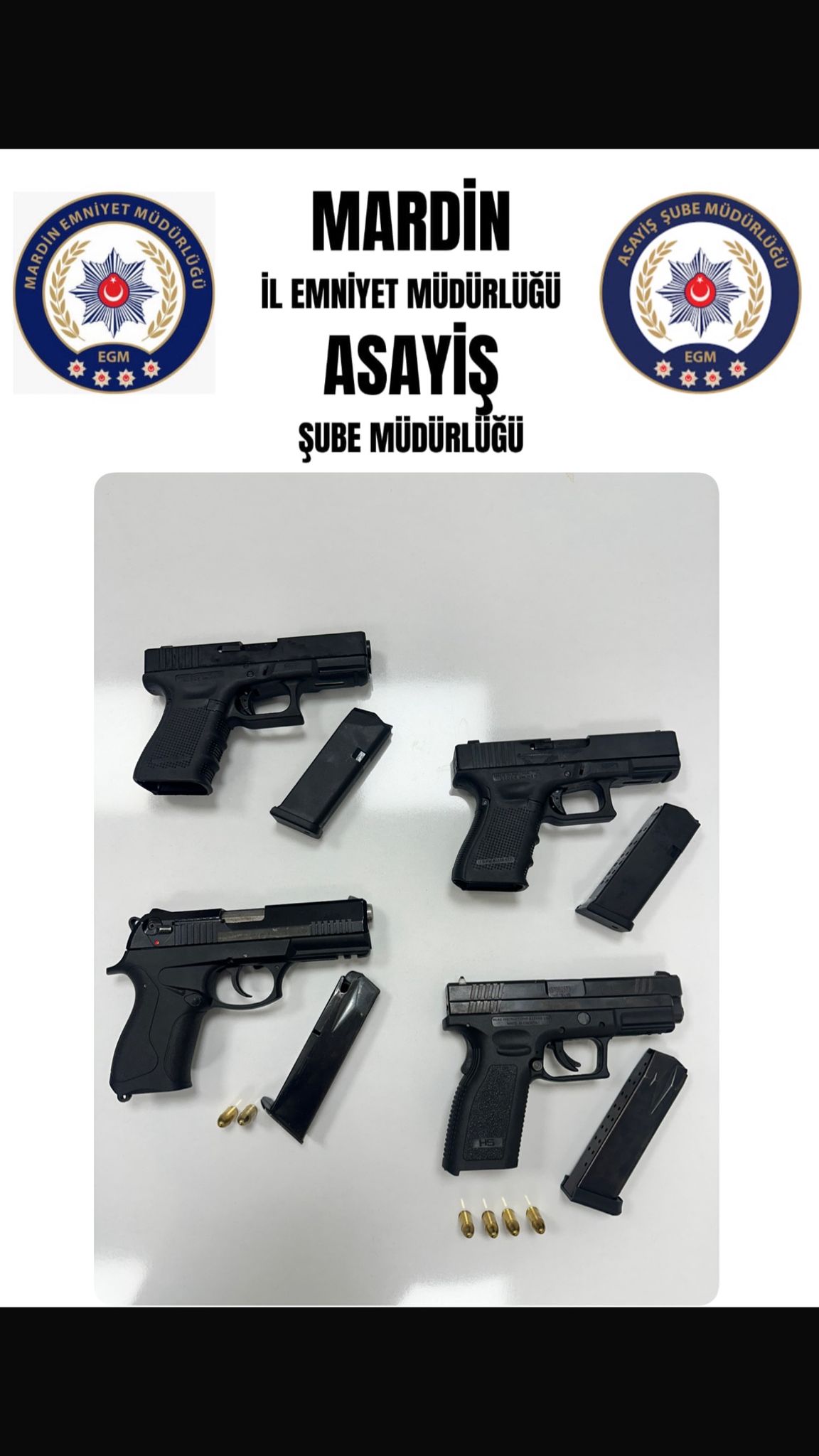 Motosikletli Polisler Aracı durdurdu, Ruhsatsız Silahlar Ele Geçirildi