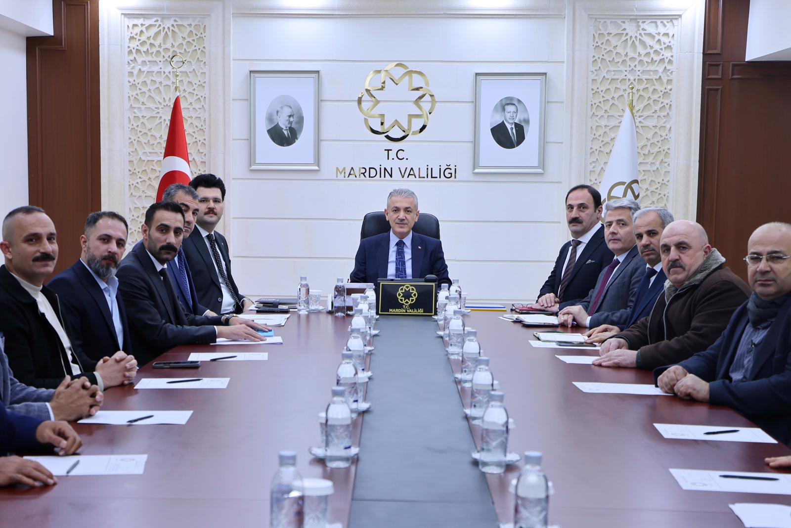 Mardin Valisi Tuncay Akkoyun, Muhtarlarla istişare toplantısında bir araya geldi