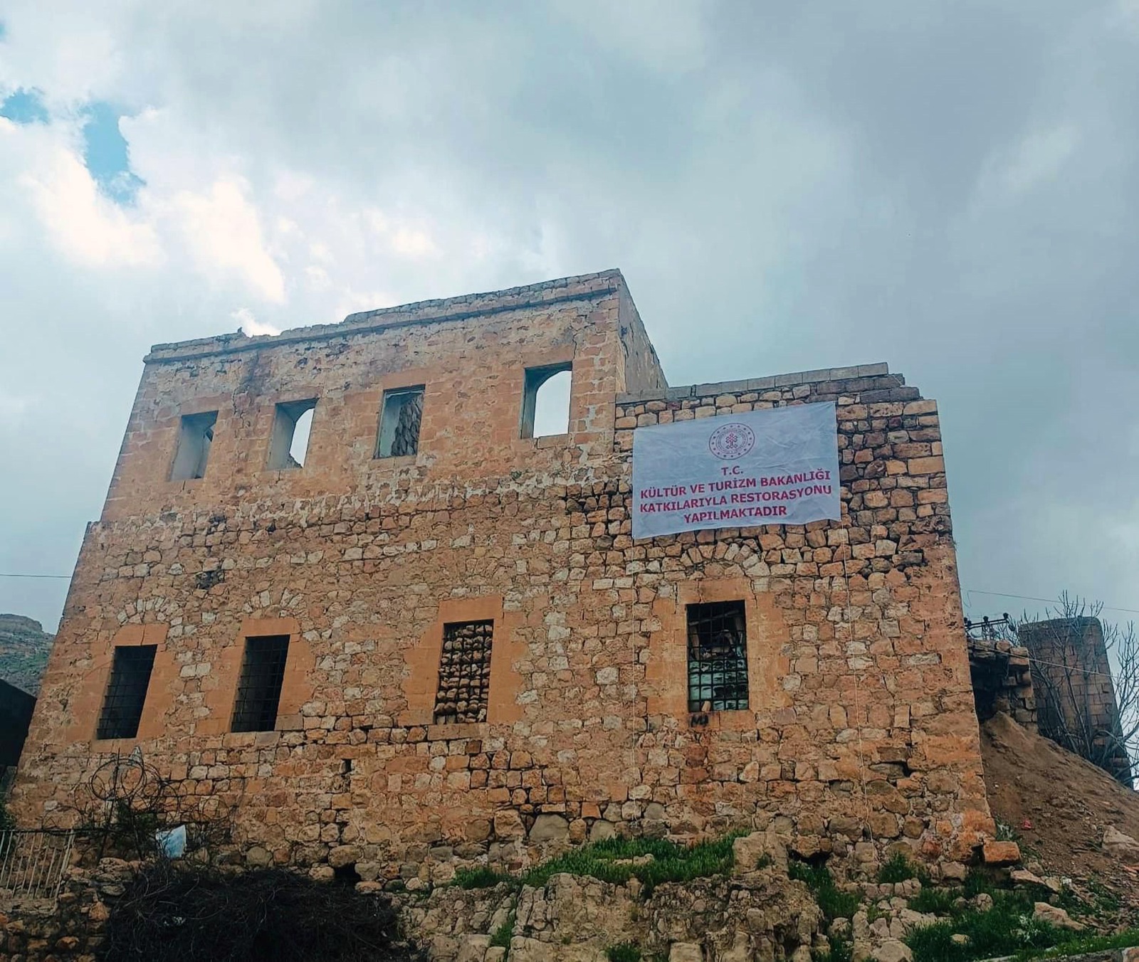 Derik’te Karahan Konağı restorasyonuna başlandı