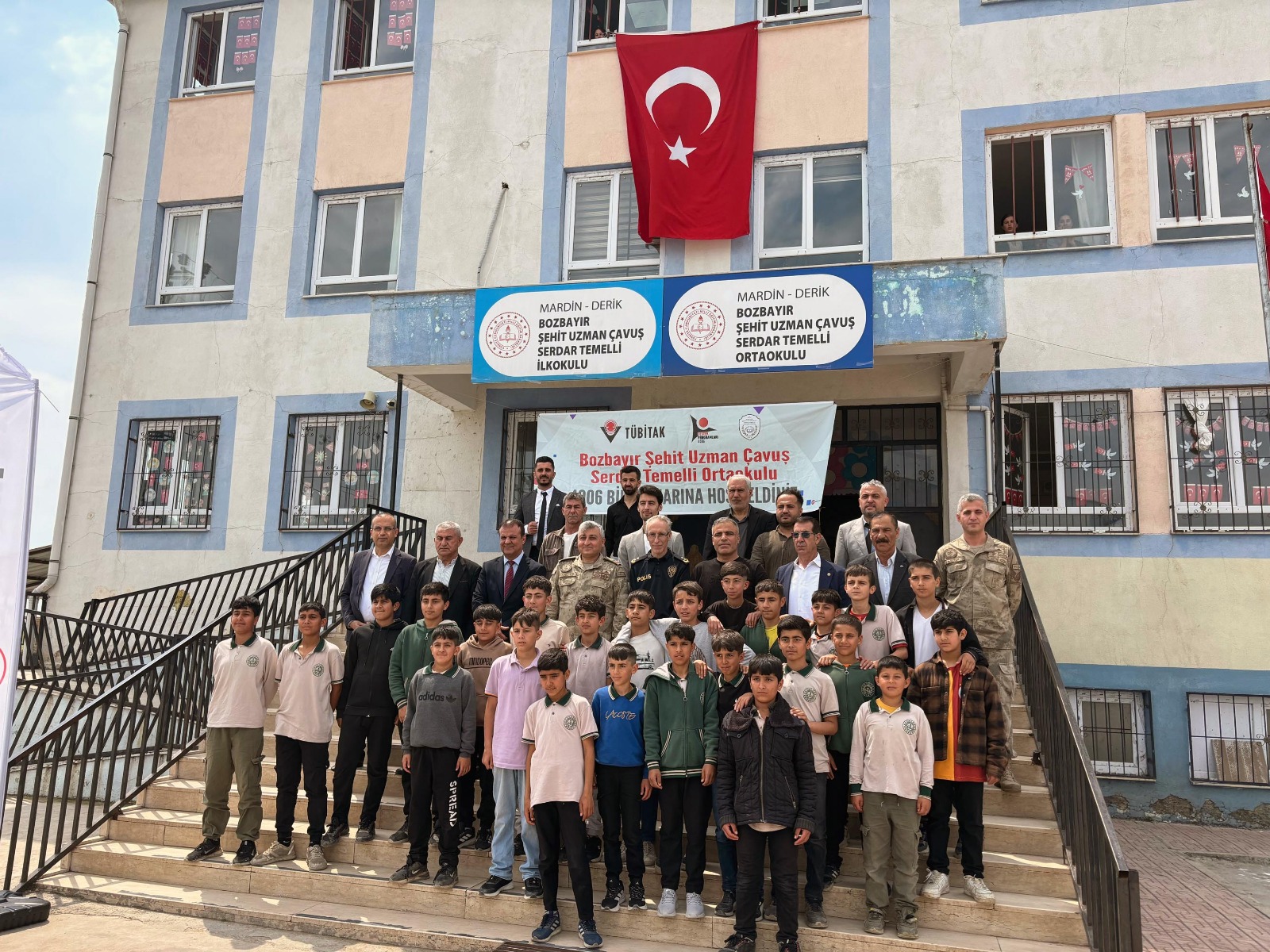 Şehit Uzman Çavuş Serdar Temelli Ortaokulu’nda Tubitak Fuarı açıldı