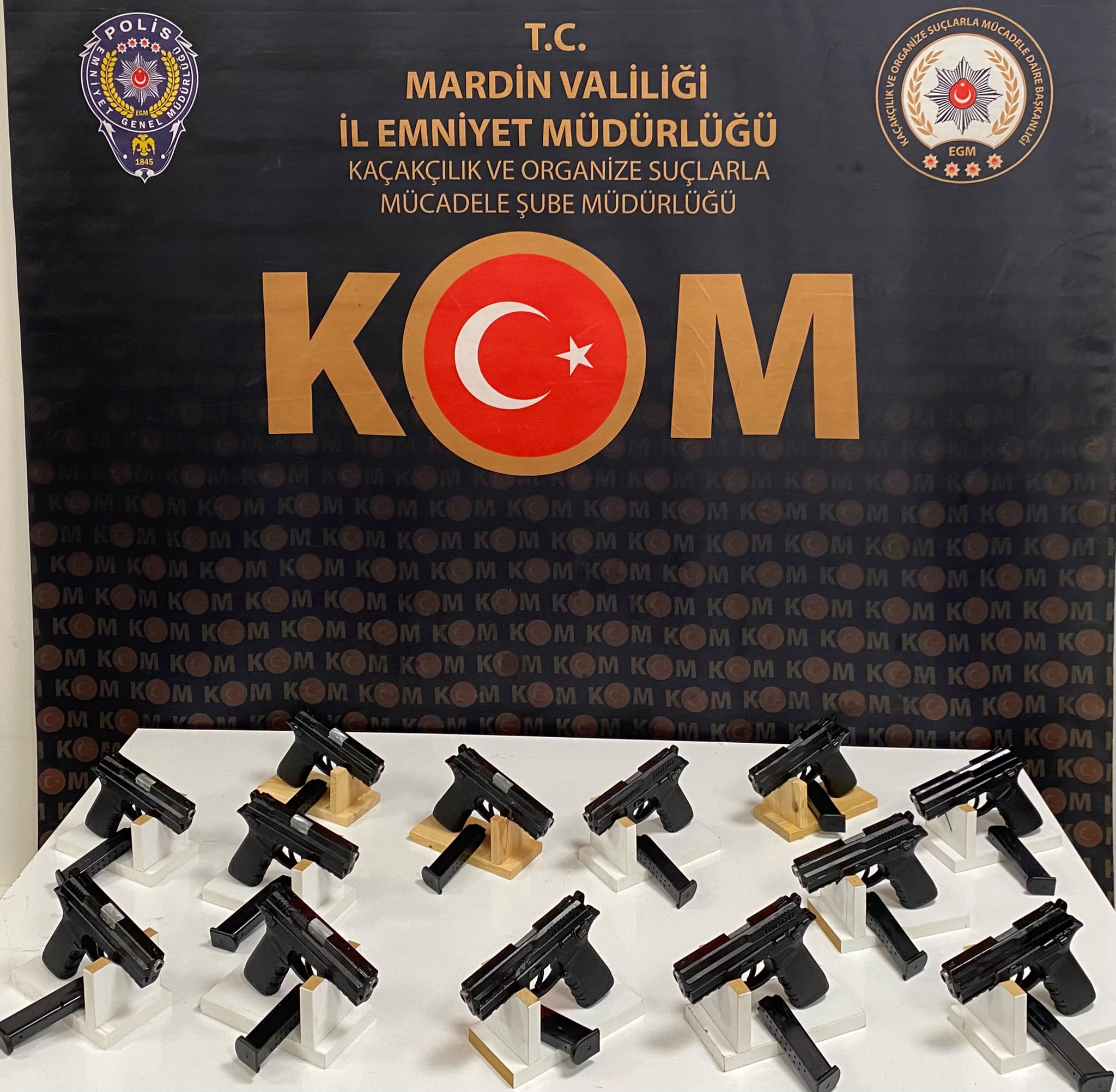 SİLAH KAÇAKÇILARINA AĞIR DARBE